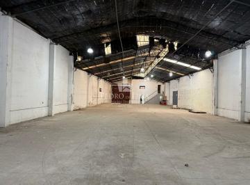 Comercial · 750m² · Galpão com aproximadamente 750m² no Carrão