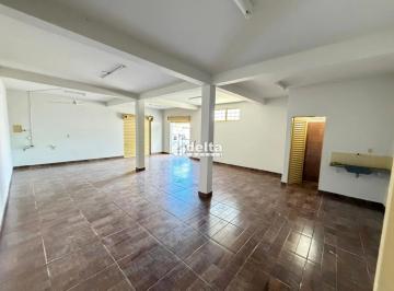 Comercial · 250m² · 2 Vagas · Casa comercial disponível para locação no bairro Canaã em Uberlândia-MG