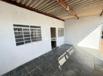 Casa · 60m² · 2 Quartos · 1 Vaga · Casa residencial com 2 quartos disponível para locação no bairro Presidente Roosevelt em Uberlândia-