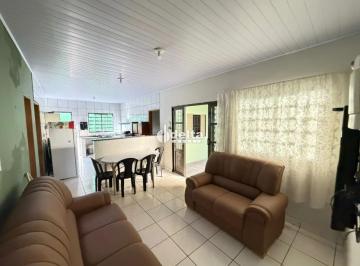 Casa · 240m² · 3 Quartos · 1 Vaga · Casa com 3 quartos sendo disponível para locação no bairro Luizote de Freitas em Uberlândia MG