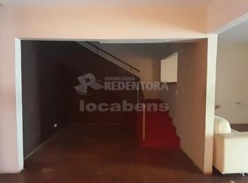 Casa · 228m² · 2 Quartos · 3 Vagas · Sobrado com 2 dormitórios e 3 vagas de garagem na região Central
