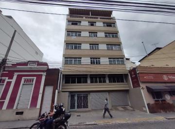 Apartamento · 80m² · 2 Quartos · 1 Vaga · Apartamento em ótima localização no Centro
