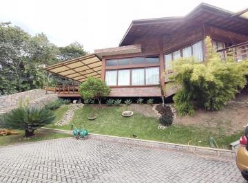 Casa · 900m² · 5 Quartos · 7 Vagas · Belíssima residência em condomínio fechado no centro do Cônego!