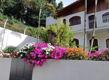 Apartamento · 175m² · 3 Quartos · 2 Vagas · Apartamento tipo casa com 03 quartos e 02 carros Cascatinha