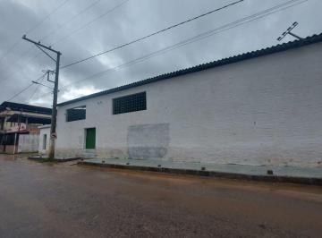 Comercial · 150m² · Galpão com aproximadamente 150m².