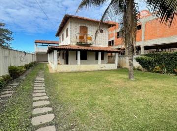 Casa · 181m² · 3 Quartos · 8 Vagas · Casa em Rio das Ostras