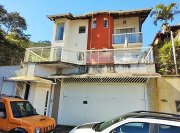 Casa · 360m² · 3 Quartos · 2 Vagas · Casa em rua sem saída, com linda vista para as montanhas