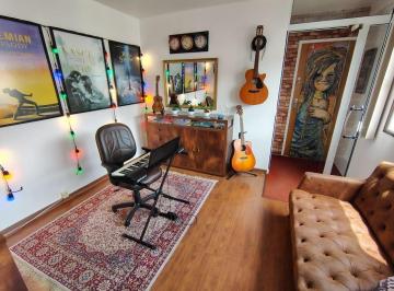 Comercial · 25m² · 1 Vaga · Sala no centro da cidade com isolamento acústico medindo aproximadamente 25m².