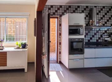 0d799bd8-9b01-49a9-91ef-1aea3d3e55a7 · Funcional casa para venda em Parque Novo Mundo com 5 quartos, sendo 2 suítes, 275m²