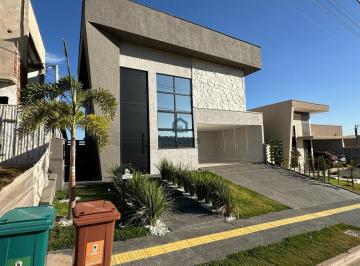 Casa · 234m² · 4 Quartos · 1 Vaga · Sobrado á venda no Jardins Bolonha.