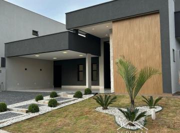 Casa · 210m² · 4 Quartos · 1 Vaga · Linda Casa Térrea á venda no Condomínio Jardins Nápoles, Lote 374 e 210 construídos.