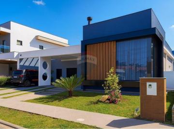Casa · 407m² · 3 Quartos · 4 Vagas · Oportunidade Casa de Alto Padrão em Condomínio Fechado, com moveis sobre medida