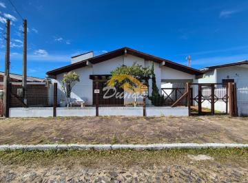 Casa · 4 Quartos · 3 Vagas · Casa à venda no Centro - Cidreira/RS