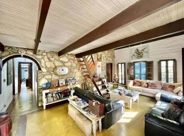 Casa · 441m² · 3 Quartos · 8 Vagas · Casa para venda e aluguel em Moinho Velho de 440.61m² com 3 Quartos, 1 Suite e 8 Garagens