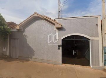 Casa · 135m² · 3 Quartos · 1 Vaga · Casa para venda e aluguel em Centro de 135.00m² com 3 Quartos e 1 Garagem