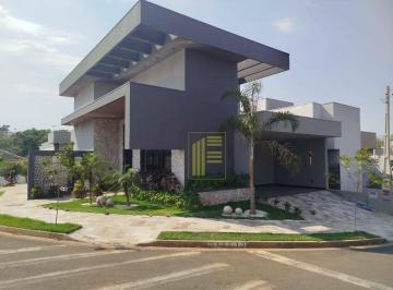 Casa · 150m² · 3 Quartos · 2 Vagas · Casa de Condomínio para venda em Chácara Jockey Club (zona Rural) de 150.00m² com 3 Quartos e 2 Gara