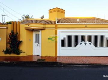Casa · 224m² · 3 Quartos · 2 Vagas · Casa para venda em Ipanema de 224.00m² com 3 Quartos, 1 Suite e 2 Garagens