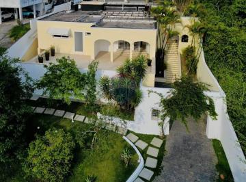 Casa · 397m² · 4 Quartos · 6 Vagas · Casa de Condomínio para alugar em Arujázinho I, Ii E Iii de 396.63m² com 4 Quartos, 4 Suites e 6 Gar