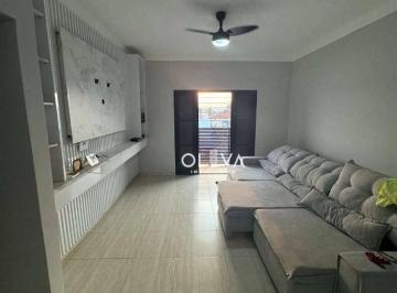 Casa · 250m² · 3 Quartos · Sobrado para venda em Centro de 250.00m² com 3 Quartos e 1 Suite