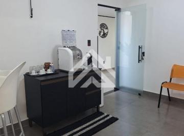 Comercial · 83m² · Sala Comercial para alugar em Centro de 83.00m²