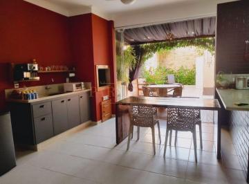 Casa · 200m² · 3 Quartos · 4 Vagas · Casa de Condomínio para venda em Ipanema de 200.00m² com 3 Quartos, 3 Suites e 4 Garagens