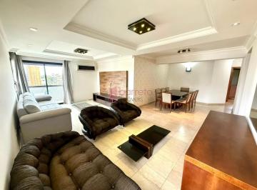 Apartamento · 136m² · 3 Quartos · 2 Vagas · Apartamento para venda em Centro de 136.00m² com 3 Quartos, 1 Suite e 2 Garagens