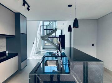 Casa · 203m² · 4 Quartos · 4 Vagas · Casa de Condomínio para venda em Condominio Mantova de 203.00m² com 4 Quartos, 4 Suites e 4 Garagens