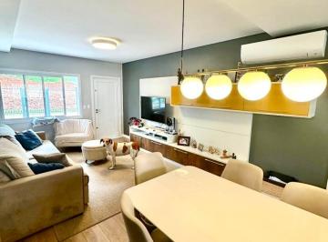 Casa · 144m² · 3 Quartos · 2 Vagas ·
Casa semimobiliada de 03 dormitórios