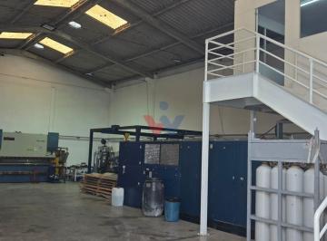 Comercial · 240m² · 4 Vagas · Galpão / Depósito / Armazém para venda em Cidade Industrial de 240.00m² com 4 Garagens