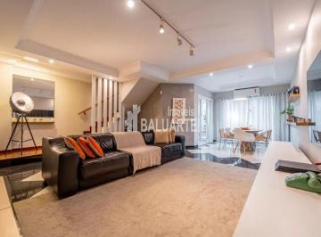 Casa · 140m² · 2 Quartos · 2 Vagas · Casa para venda em Chácara Santo Antônio (Zona Sul) com 2 quartos, sendo 1 suíte, 140m²