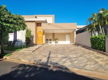 Casa · 220m² · 3 Quartos · 4 Vagas · Casa de Condomínio para venda em Gaivota I de 220.00m² com 3 Quartos, 3 Suites e 4 Garagens