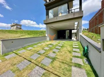 Casa · 137m² · 3 Quartos · 4 Vagas · Casa para venda em Das Pedras de 137.00m² com 3 Quartos, 1 Suite e 4 Garagens