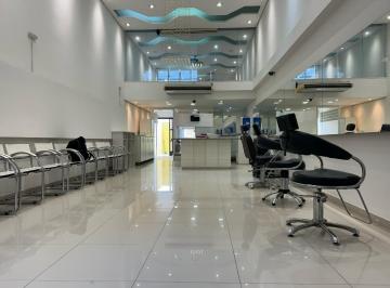 Comercial · 150m² · Prédio Comercial para alugar em Vila Hortência de 150.00m²