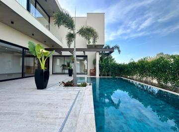 Casa · 455m² · 4 Quartos · 6 Vagas · 
                                Sobrado de Alto Padrão no Condomínio Villa dos Pinheiros em Indaiat