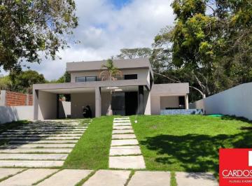 Casa · 230m² · 4 Quartos · 2 Vagas · Casa Padrão em CAMAÇARI