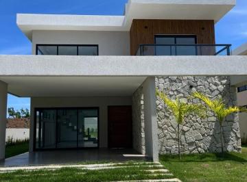 Casa · 242m² · 4 Quartos · Casa Padrão em CAMAÇARI