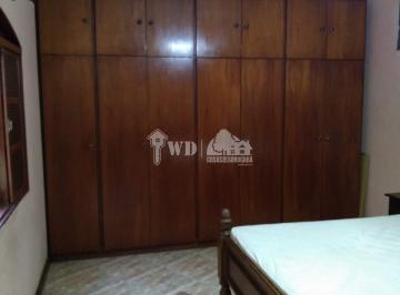 Casa · 199m² · 3 Quartos · 2 Vagas · Casa ampla com 3 quartos sendo 1 suíte e 2 vagas na Maria Antonia Prado