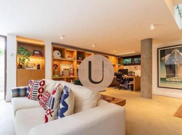 6ad2f460c2af884ad44bed3c2e8132881418c77e · Condomínio fechado: 353 m², 3 suítes e um amplo terreno de 609 m²