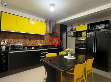 Casa · 200m² · 3 Quartos · Casa à venda - na Cidade Alta