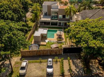 4accdefa654162899ca611303cae498fb8b35cf3 · Condomínio Novo Leblon - Casa Duplex Reformada com 6 Suítes em terreno de esquina. Barra da Tijuca/R