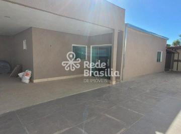 Casa · 200m² · 3 Quartos · 2 Vagas · Casa Recém Reformada no Setor de Mansões.