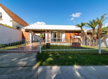 Casa · 129m² · 3 Quartos · Casa para locação com 3 quartos no São Braz próximo a Av. Toaldo Tulio por R$ 4.200,00 em Curitiba-P