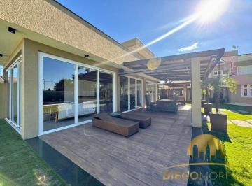 Casa · 890m² · 4 Quartos · 3 Vagas · CASA EXCLUSIVA COM LAZER COMPLETO E VISTA PARA A PEDRA GRANDE