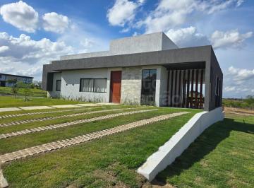 Casa · 222m² · 4 Quartos · CASA EM CONDOMÍNIO Á VENDA EM GRAVATÁ-PE  