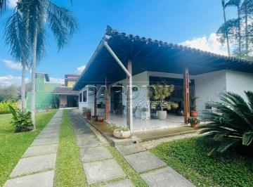 Foto 02 · Ótima casa em condomínio com 5 dormitórios e espaço gourmet, perto do mar, na praia do Lázaro em Uba