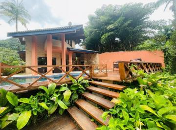 Foto 01 · Linda casa em condomínio com piscina e espaço gourmet na praia do Lázaro em Ubatuba!