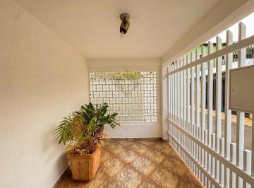 Casa · 127m² · 3 Quartos · 2 Vagas · Casa para alugar com 140m² de área construída e 03 quartos, sendo 01 suíte no bairro Vila Tibério, e