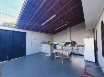 Casa · 250m² · 4 Quartos · 2 Vagas · Casa à venda e locação com 156,55m² de área construída, 03 quartos e edícula no bairro Alto do Ipira