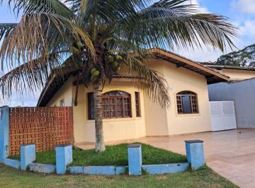 Casa de 3 quartos, Peruíbe · Casa com 3 quartos e piscina em Peruíbe - R$ 570.000,00.