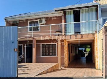 Casa · 3200m² · 5 Quartos · 5 Vagas · Sobrado com 5 Quartos, 3 Suítes, 320M², à Venda por R$ 1.600.000,00 - Uberaba, Curitiba (Pr)